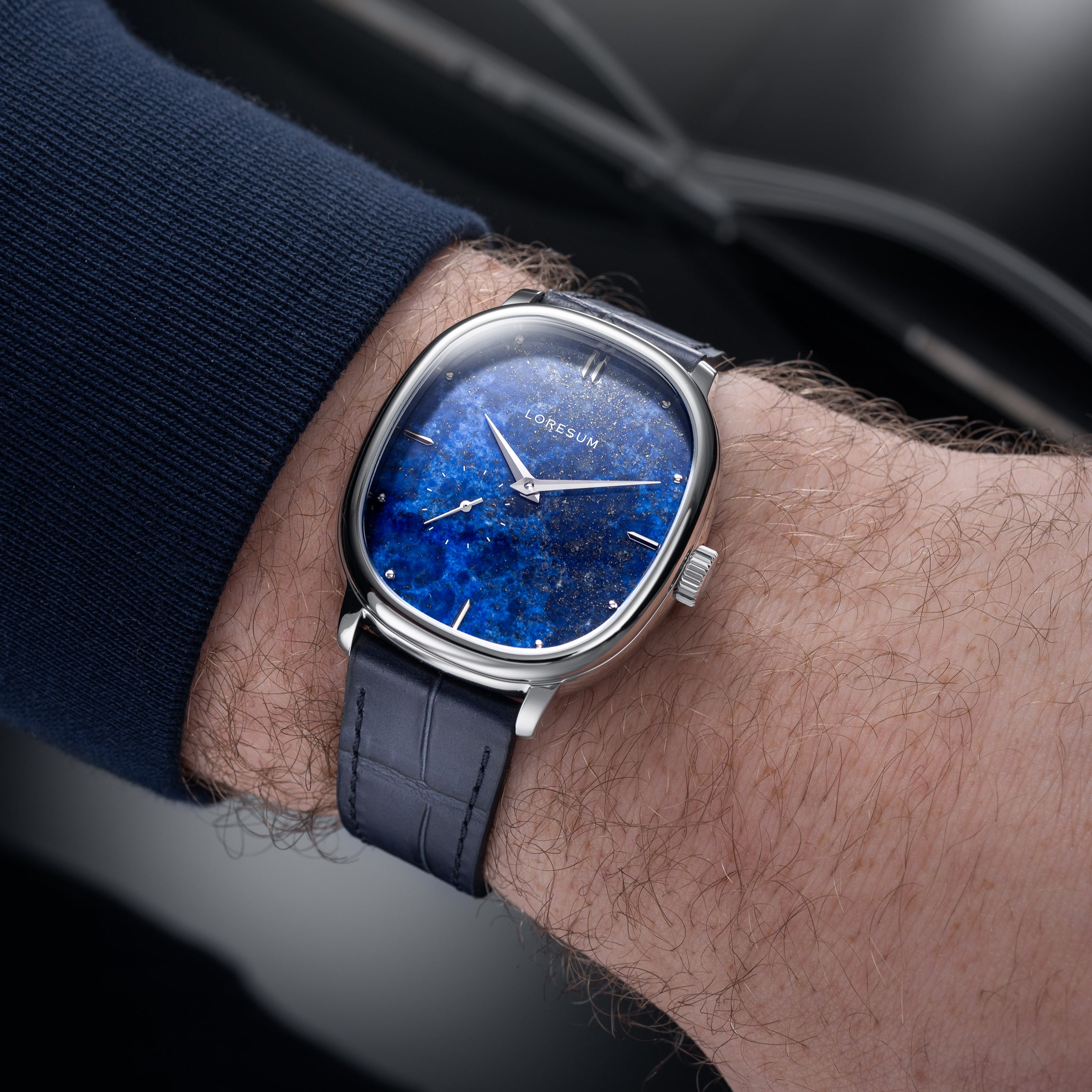 LS06 - Lapis wrist roll shot